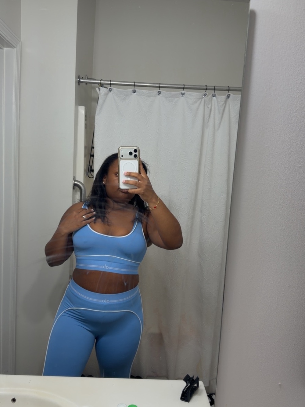 Alo Yoga Light Blue Sports Bra & Leggings Set - Picture 2 of 2